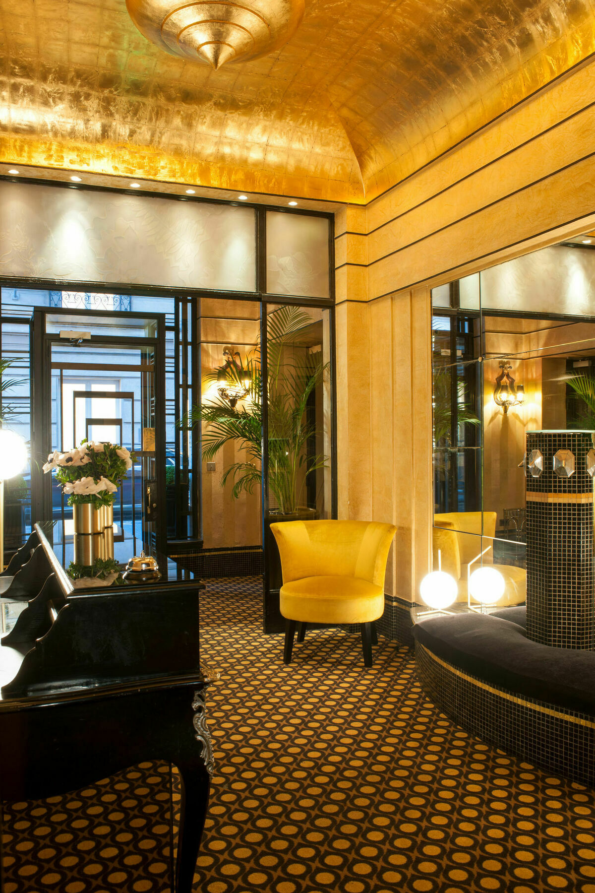 Hotel Mathis Elysees Париж Экстерьер фото